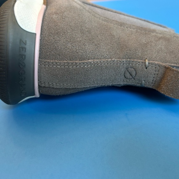 Cole Haan Chelsea W21353 Men's Taupe Faux Suede Ankle Boots Size 5 1/2B - Picture 5 of 13